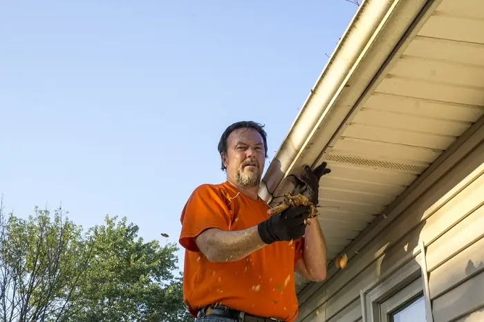 How to Clean Outside of Gutters Madras, OR How to Clean Outside of Gutters Madras, OR